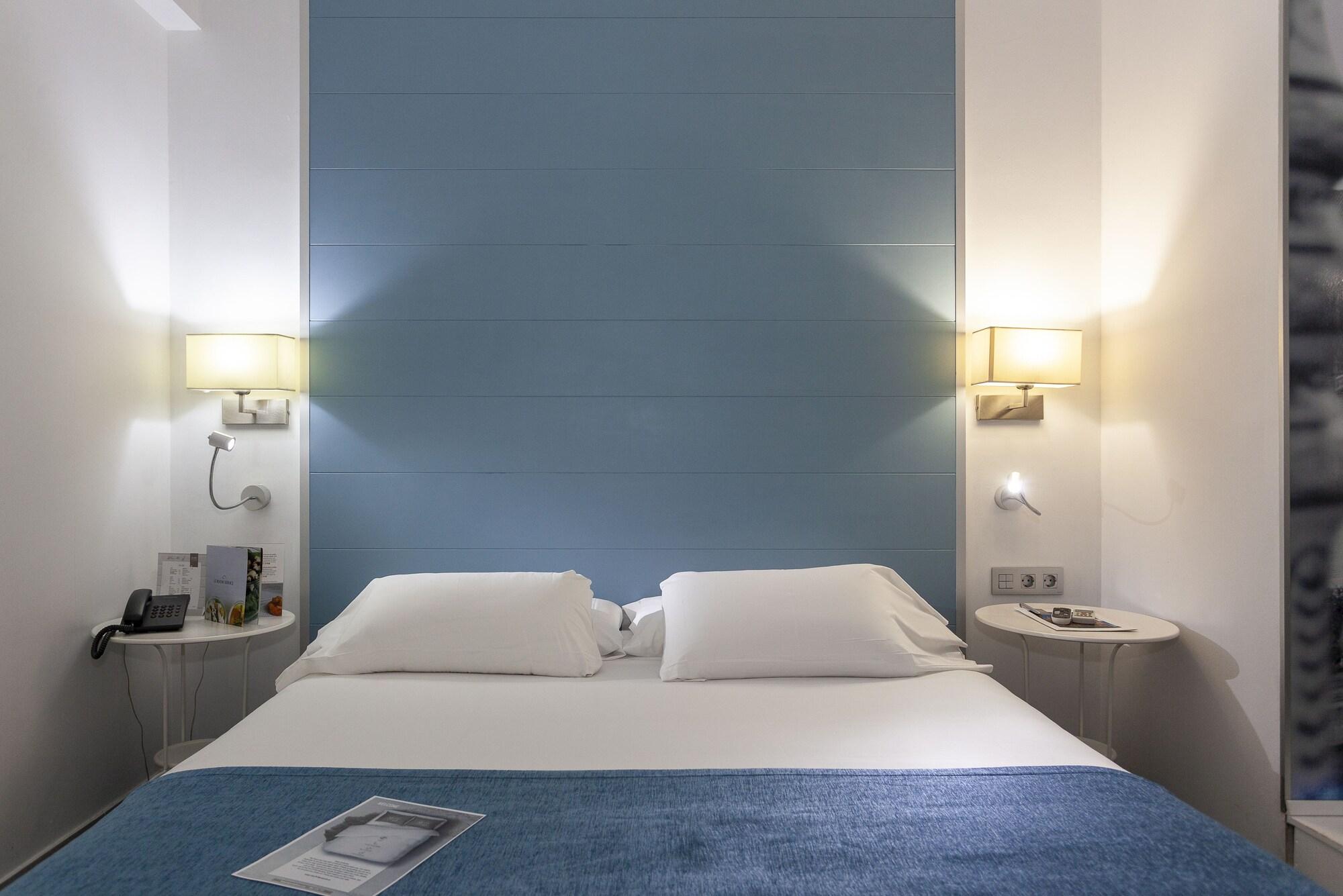 Aacr Hotel Monteolivos Sevilla Bagian luar foto