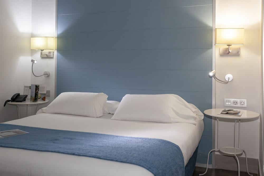 Aacr Hotel Monteolivos Sevilla Bagian luar foto