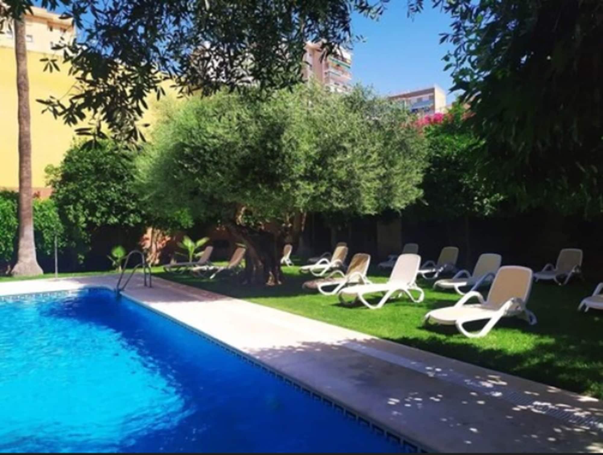 Aacr Hotel Monteolivos Sevilla Bagian luar foto