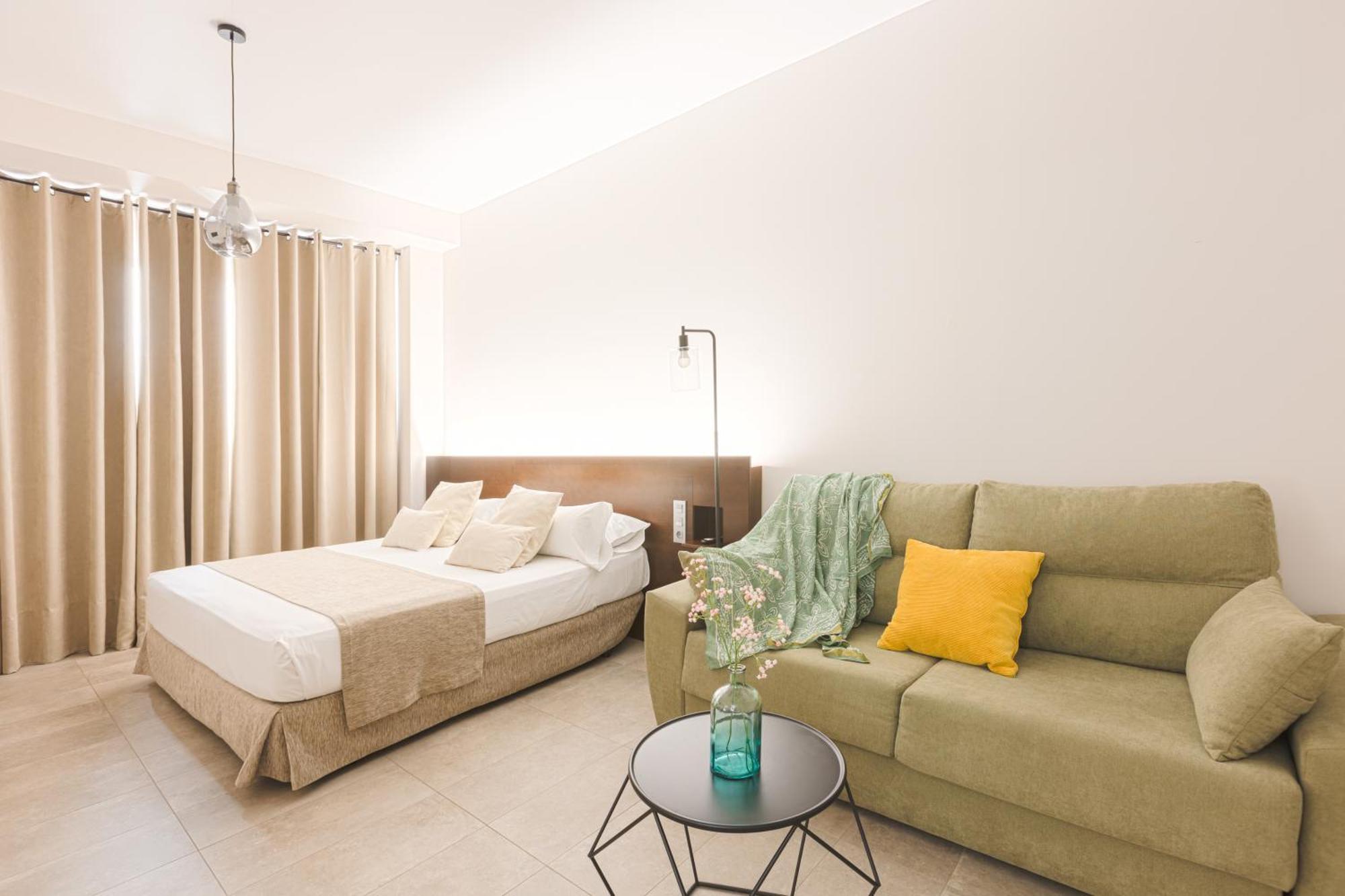 Aacr Hotel Monteolivos Sevilla Bagian luar foto