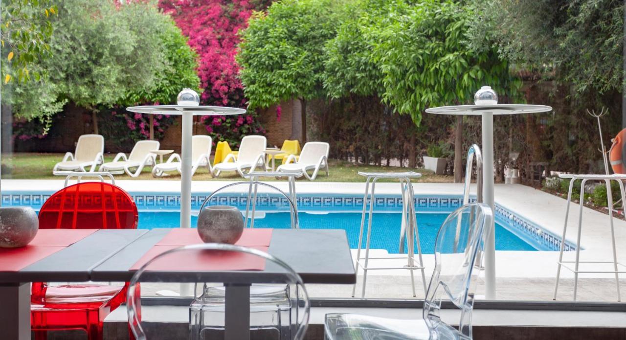 Aacr Hotel Monteolivos Sevilla Bagian luar foto
