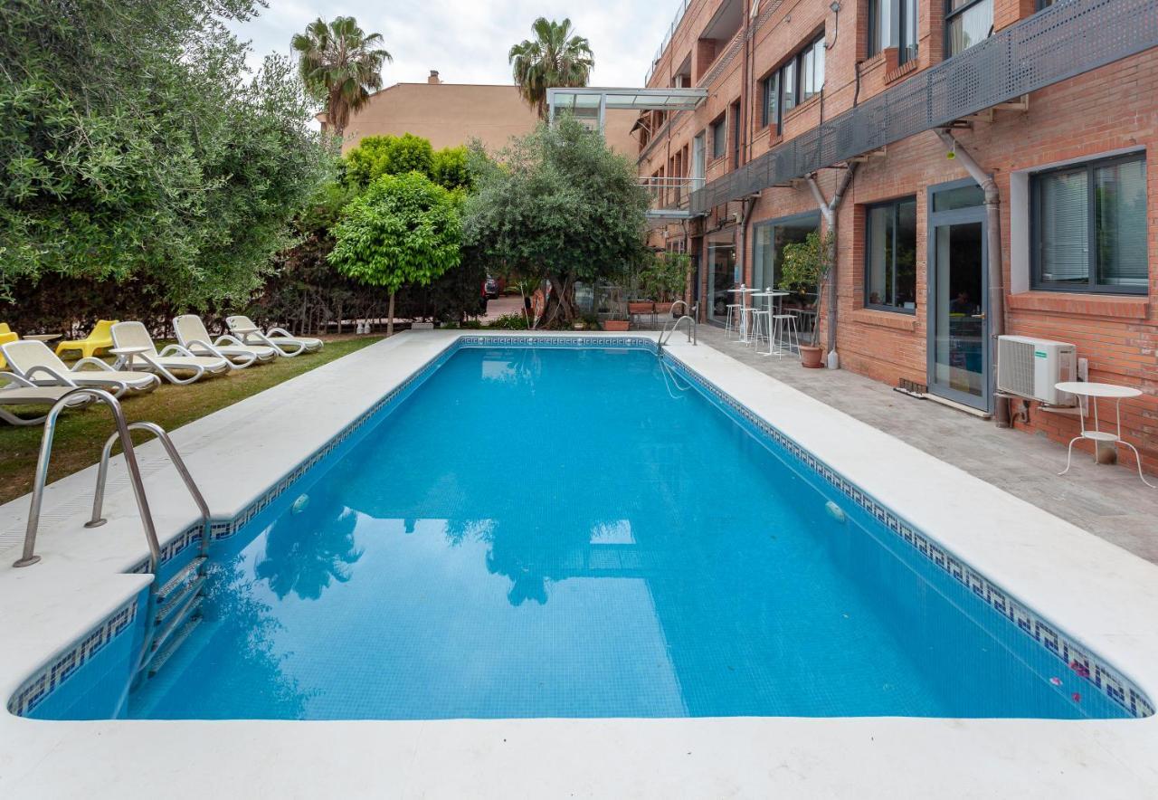 Aacr Hotel Monteolivos Sevilla Bagian luar foto