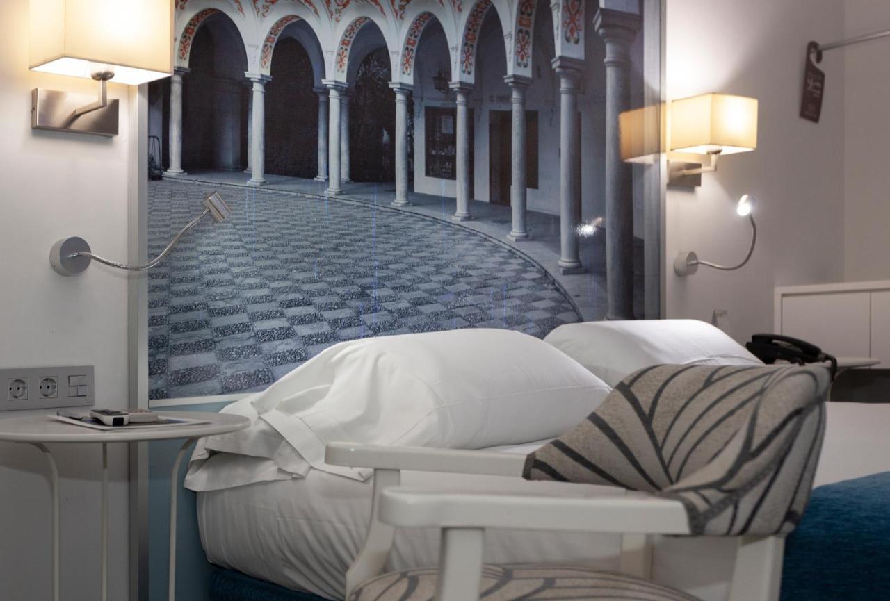 Aacr Hotel Monteolivos Sevilla Bagian luar foto